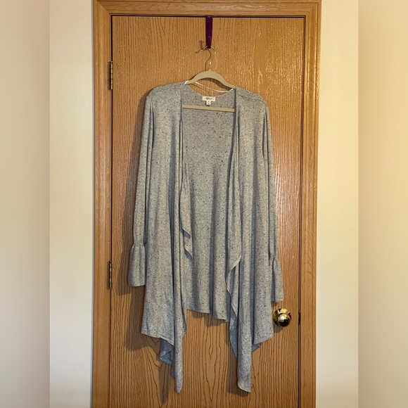 Gray cascading open front cardigan with ruffle cuffed sleeves - Picture 1 of 7